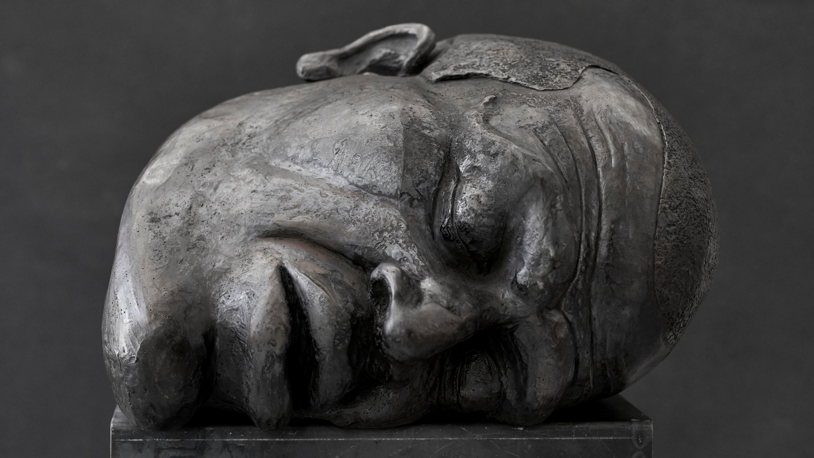 Floyd, Dan Reisner's 2020 bronze portrait of George Floyd