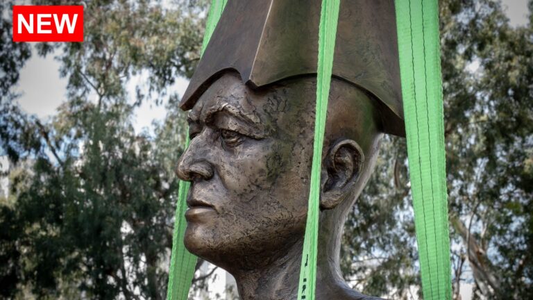 The Walk, a monumental bronze sculpture in Tel Aviv